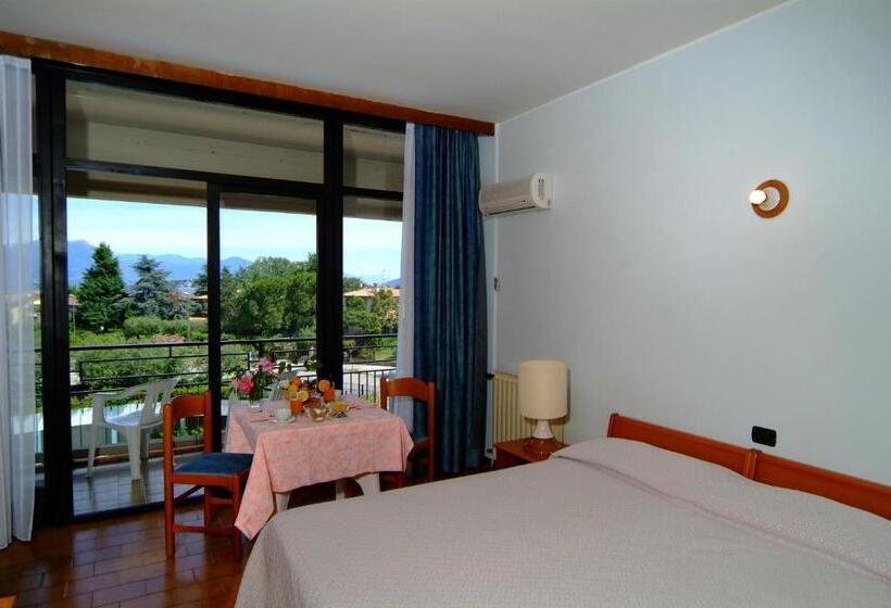 Номер Стандарт Трехместный, Residence Holiday