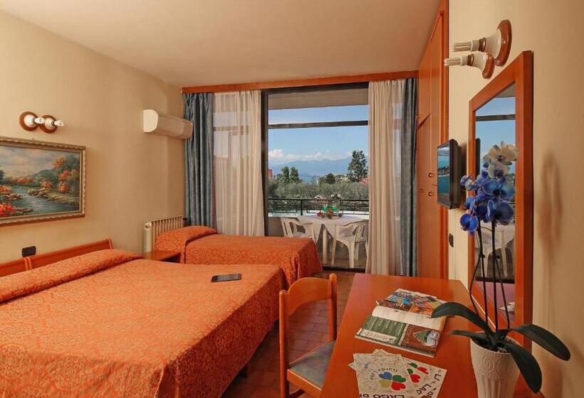 Четырехместный Номер Стандарт, Residence Holiday