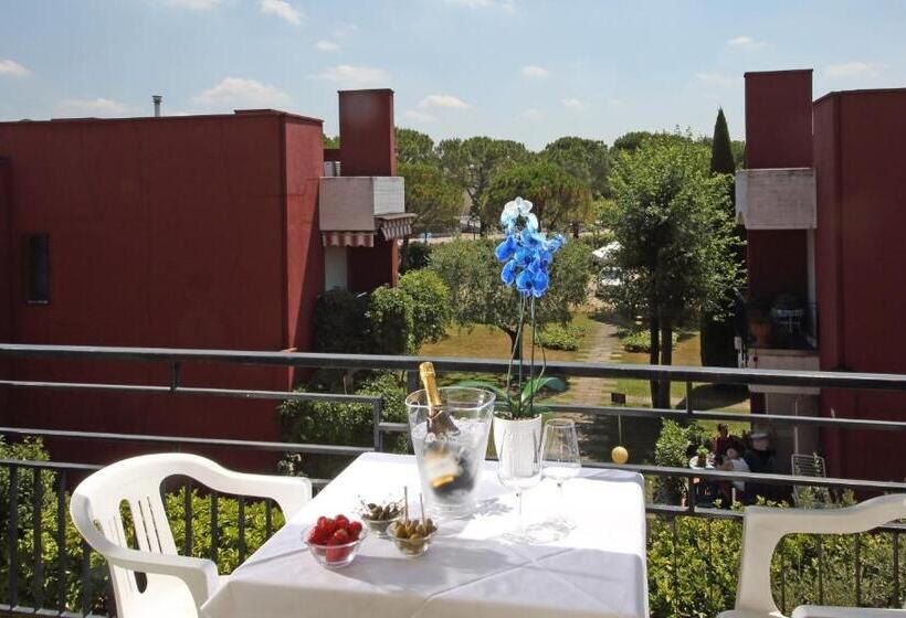 اتاق استاندارد چهار تخته, Residence Holiday