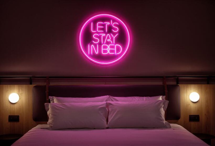 اتاق استاندارد, Stay