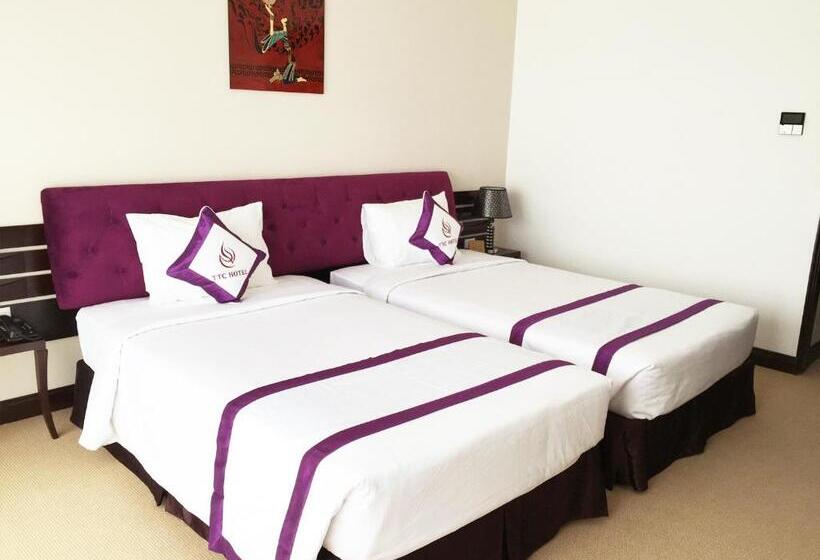 デラックストリプルルーム, Ttc Hotel   Can Tho