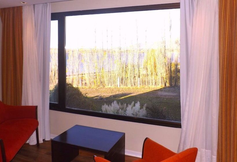 اتاق استاندارد سه نفره, Xelena Hotel & Suites