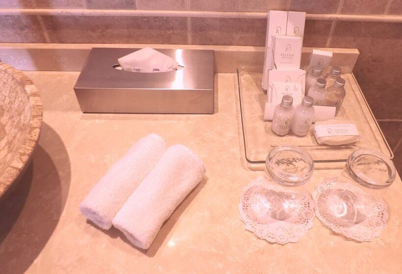 سوییت لوکس, Xelena Hotel & Suites
