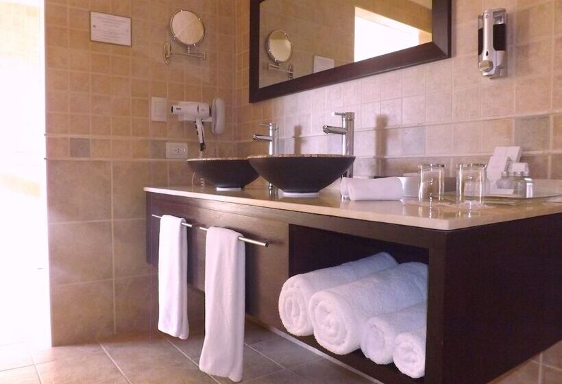 سوییت لوکس, Xelena Hotel & Suites