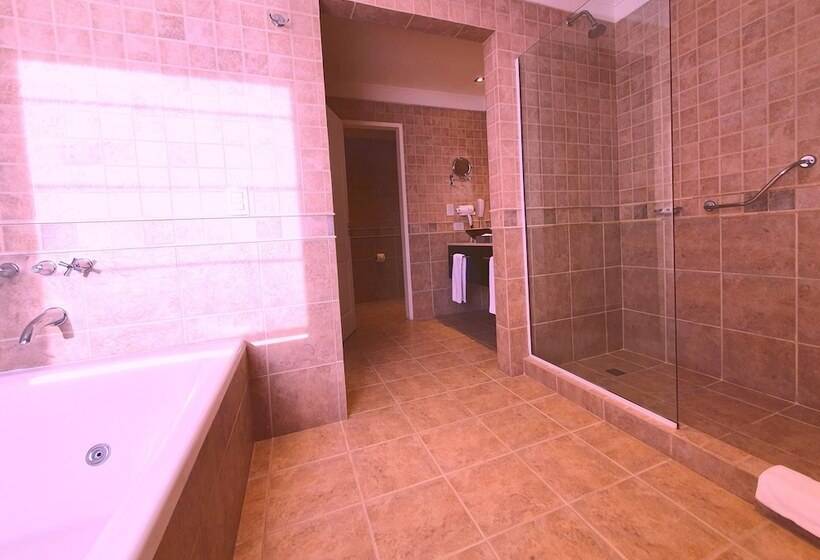 سوئیت پرزیدنت, Xelena Hotel & Suites
