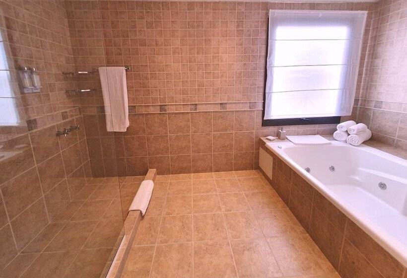 سوئیت پرزیدنت, Xelena Hotel & Suites
