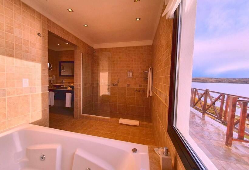 سوئیت پرزیدنت, Xelena Hotel & Suites