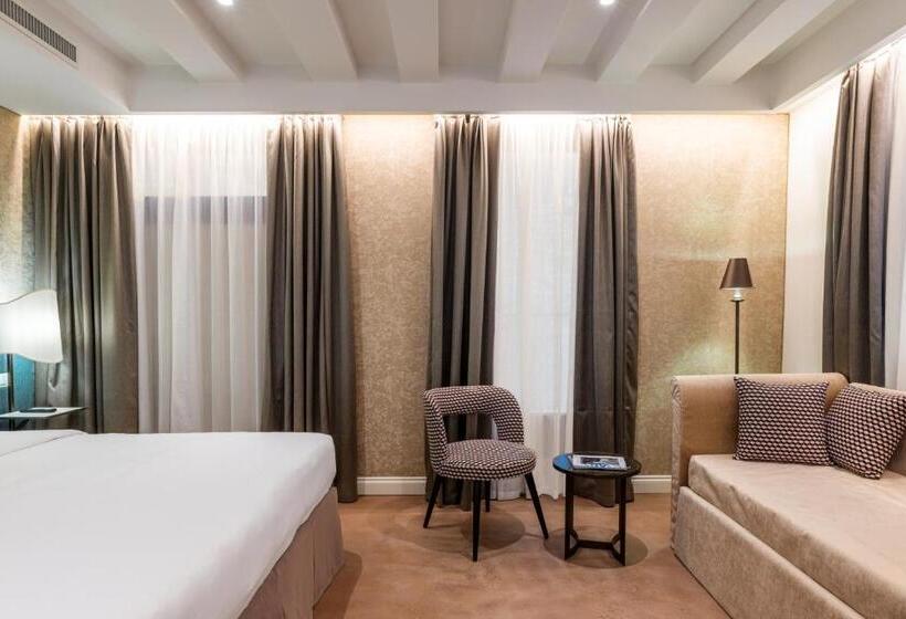 Junior Suite com Balcao, Acca Hotel