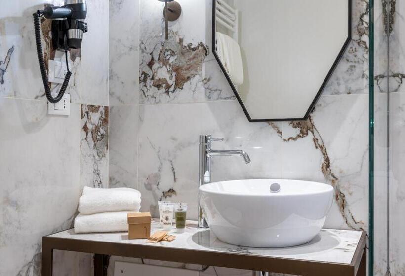 Quarto superior, Acca Hotel