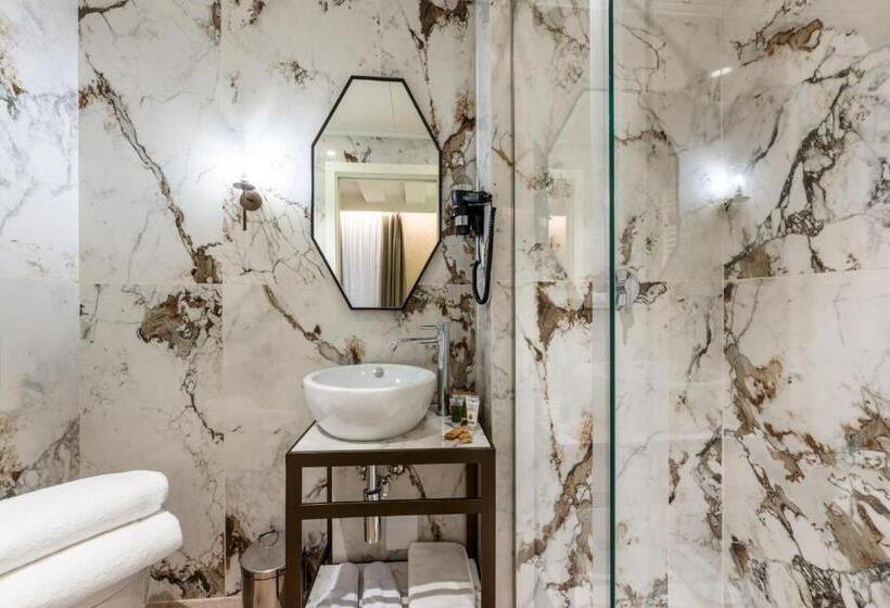 Quarto Deluxe com Balcão, Acca Hotel