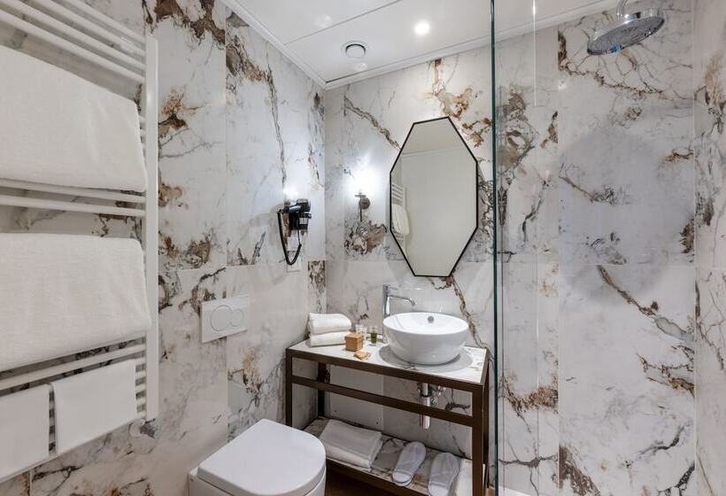 Quarto superior, Acca Hotel
