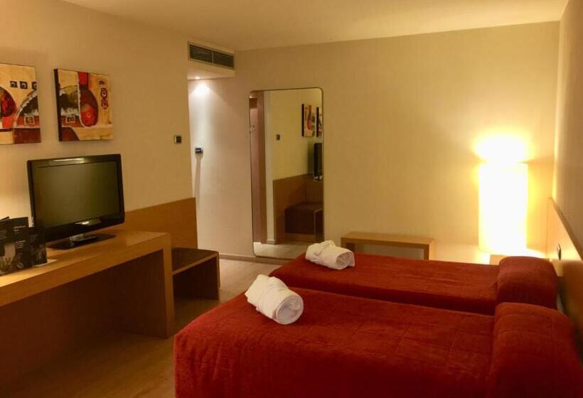 اتاق لوکس خانوادگی, Wuau! Hotel Galanthus & Spa