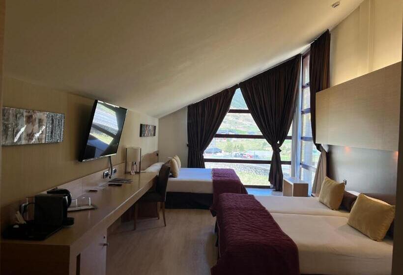 اتاق لوکس خانوادگی, Wuau! Hotel Galanthus & Spa
