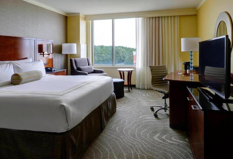 Номер Клуб, Newport News Marriott At City Center