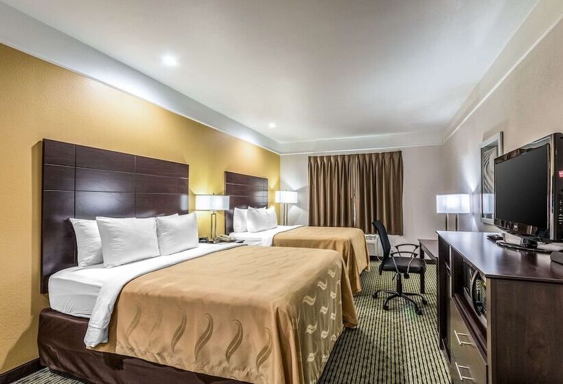 اتاق استاندارد برای معلولان, Quality Inn & Suites Seaworld North