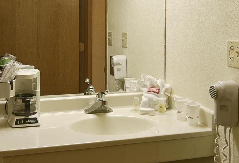 Family Suite, Ramada By Wyndham Bettendorf