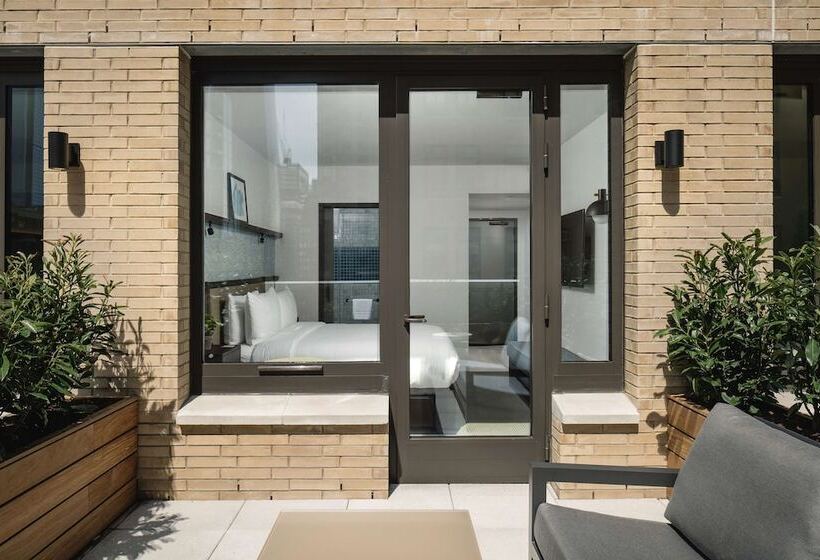 Quarto Estandar Cama Casal, Arlo Midtown