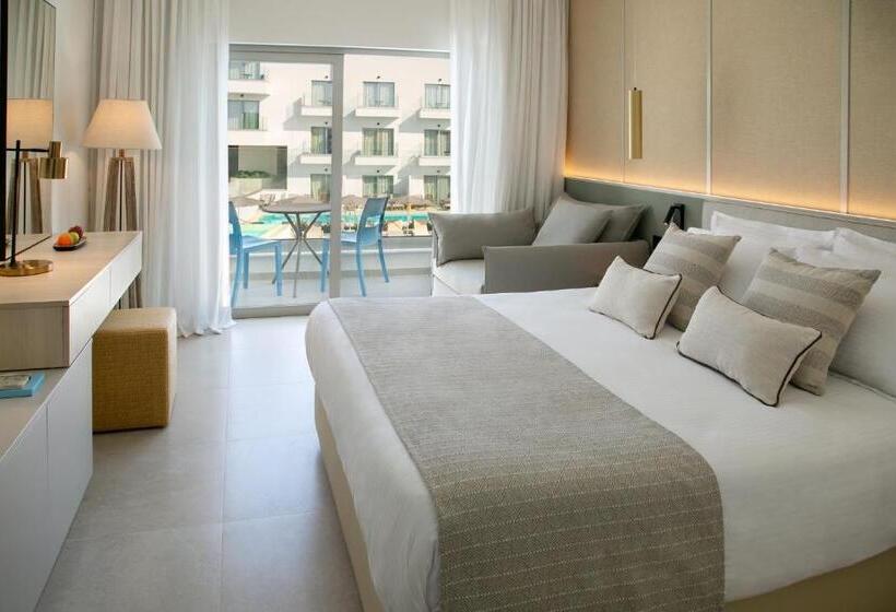 اتاق سوپریور با چشم‌انداز استخر, Atlantica Aqua Blue