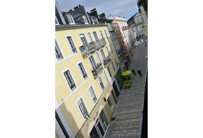 Трехместный Номер Комфорт, Hôtel Bosquet Pau Centre