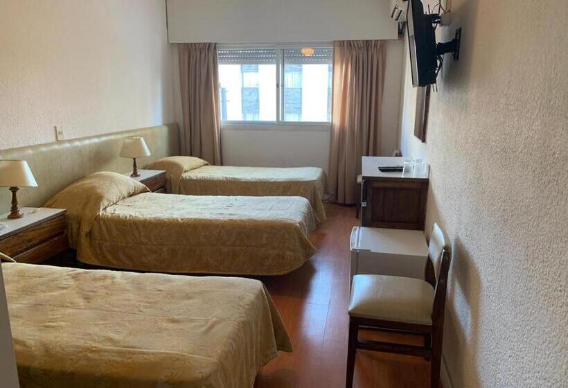 اتاق استاندارد سه نفره, Punta Del Este Shelton