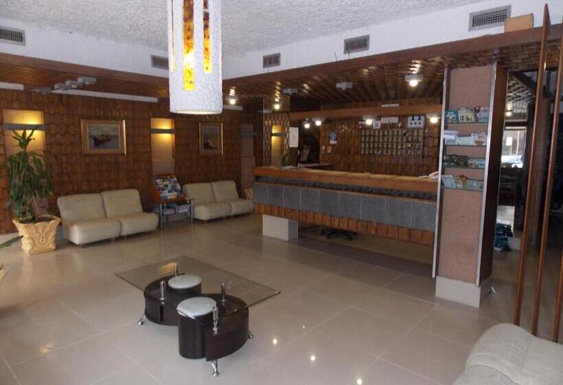 اتاق استاندارد سه نفره, Punta Del Este Shelton