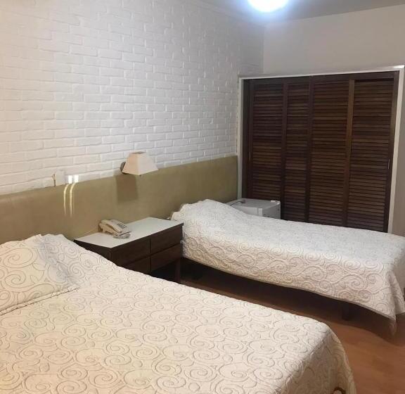 اتاق استاندارد سه نفره, Punta Del Este Shelton