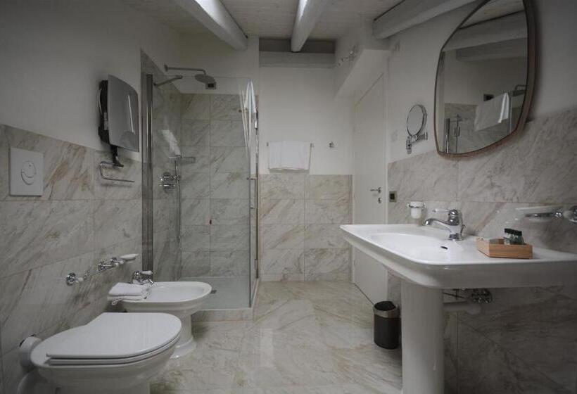 سوییت, Les 7 Suites Erica