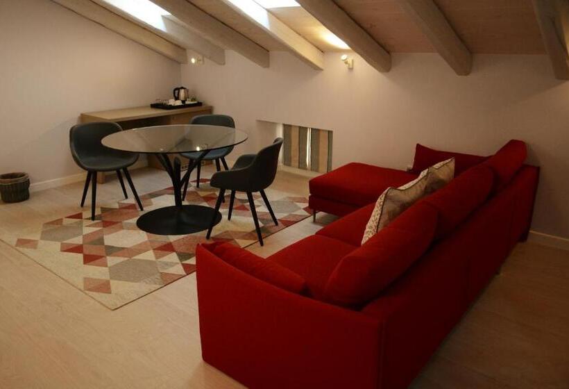 سوییت, Les 7 Suites Erica