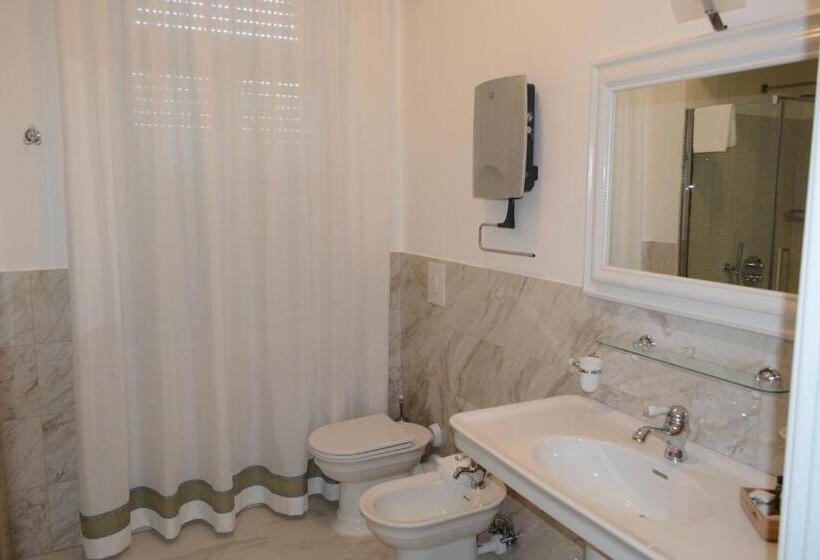 سوییت لوکس, Les 7 Suites Erica