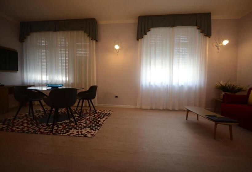 سوییت لوکس, Les 7 Suites Erica