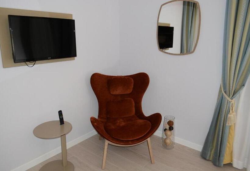 سوییت لوکس, Les 7 Suites Erica