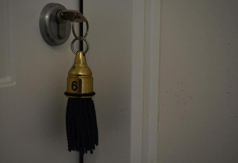 سوییت لوکس, Les 7 Suites Erica