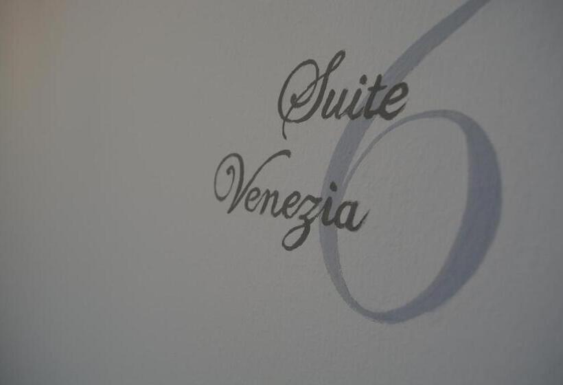 سوییت لوکس, Les 7 Suites Erica