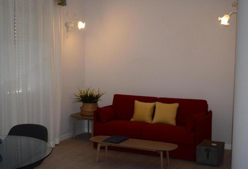 سوییت لوکس, Les 7 Suites Erica