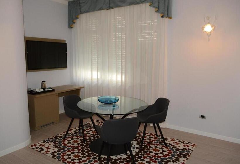 سوییت لوکس, Les 7 Suites Erica