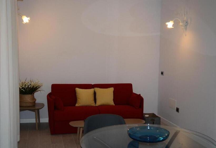 سوییت لوکس, Les 7 Suites Erica