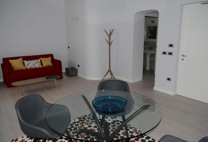 سوییت لوکس, Les 7 Suites Erica