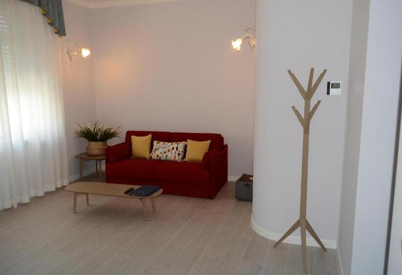 سوییت لوکس, Les 7 Suites Erica