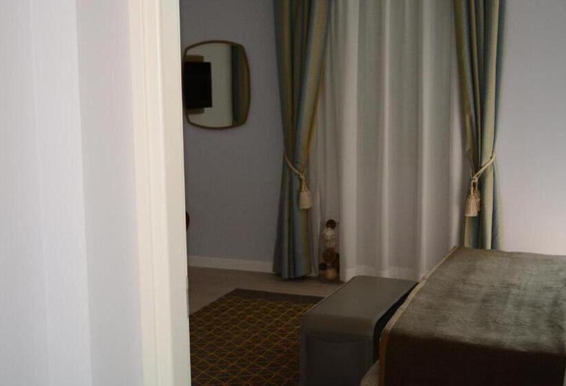سوییت لوکس, Les 7 Suites Erica