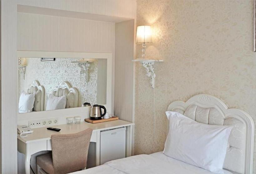 اتاق استاندارد سه نفره, The And Hotel Sultanahmet  Special Category