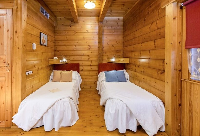 Номер Стандарт Адаптированный для Инвалидов, Somlom   Eco Friendly Montseny