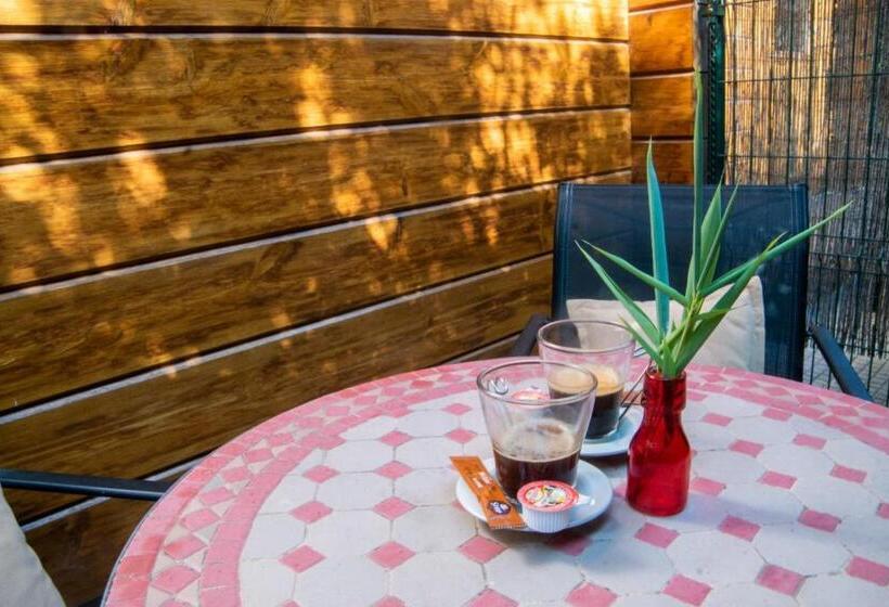 Номер Стандарт Адаптированный для Инвалидов, Somlom   Eco Friendly Montseny