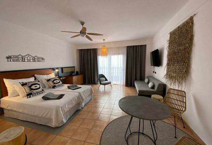 Номер Стандарт Вид на Бассейн, Coral Cotillo Beach