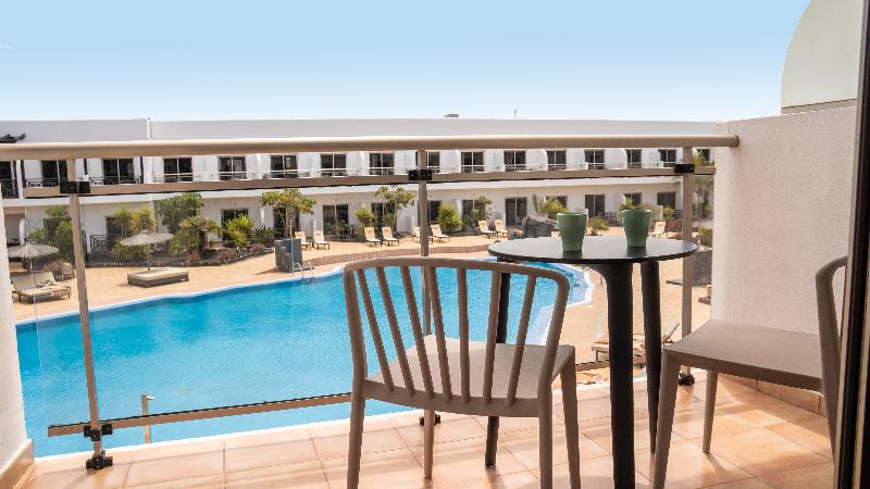 Трехместный Номер Стандарт Вид на Бассейн, Coral Cotillo Beach