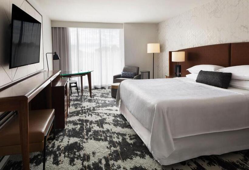 اتاق استاندارد با تخت بزرگ, Sheraton Vancouver Airport
