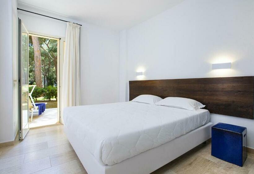 اتاق خانوادگی با چشم‌انداز باغ, Tirreno Resort