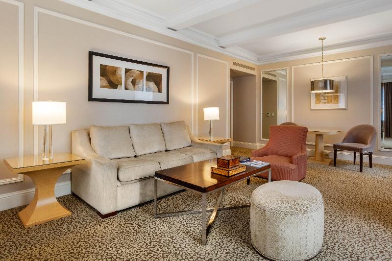 سوئیت اجرایی با تخت کینگ, Omni Berkshire Place