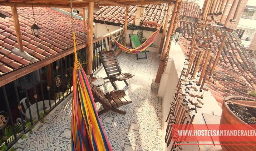 Номер Стандарт Трехместный, Santander Aleman Hostel