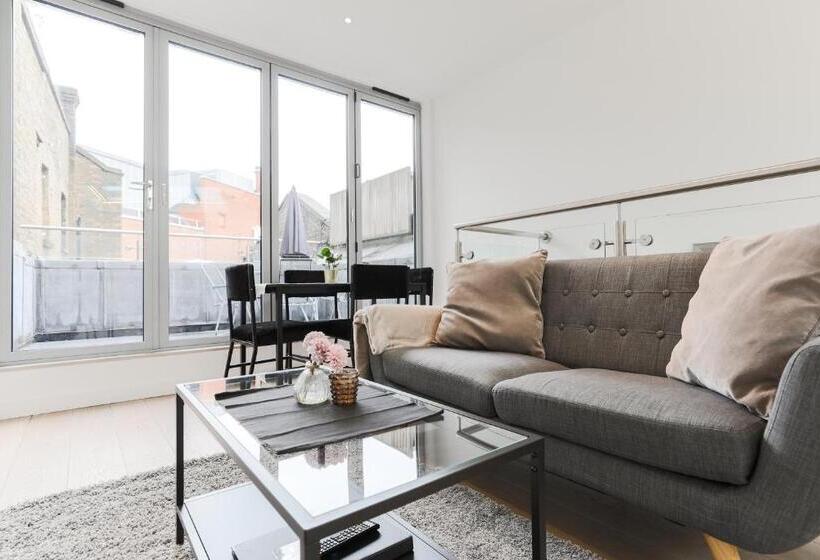 1 Bedroom Penthouse Apartment, Stayinn Trafalgar Square