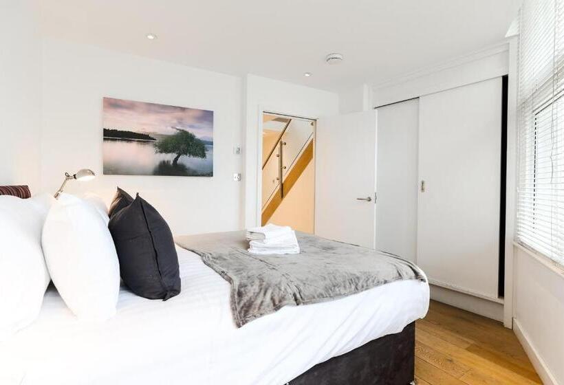 1 Bedroom Penthouse Apartment, Stayinn Trafalgar Square
